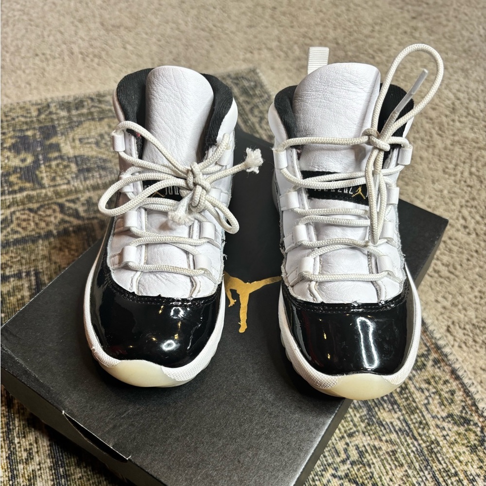 Air Jordan 11 XI Retro Concord Toddler Size 10C Low Top Sneakers - Picture 2 of 9